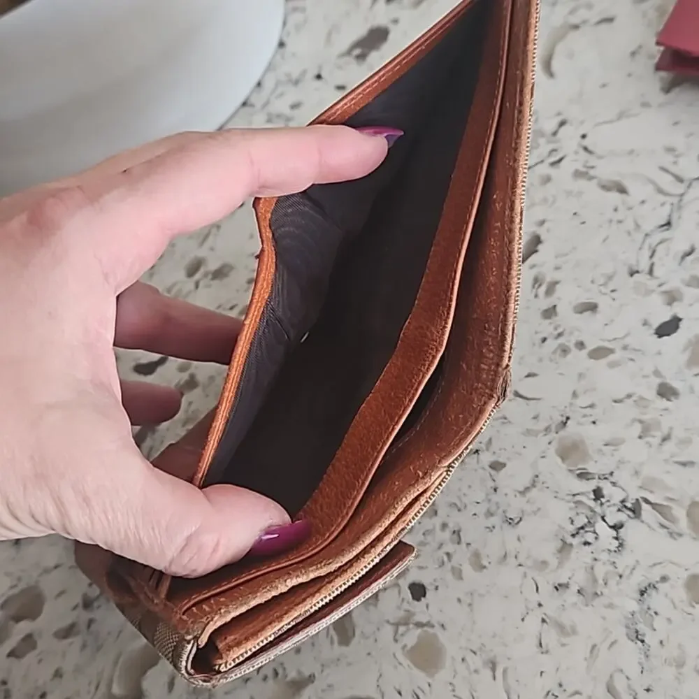 Gucci Beige Canvas Bifold Monogram Wallet - Unisex - Picture 5 of 13